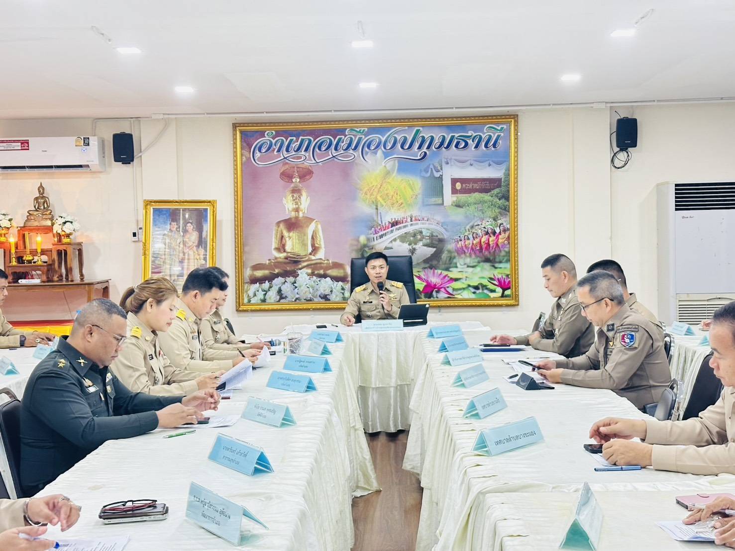 สพอ.เมืองปทุมธานี ร่วมประชุมหัวหน้าส่วนราชการ ผู้บริหารองค์กรปกครองส่วนท้องถิ่น หัวหน้าหน่วยงานรัฐวิสาหกิจ คณะกรรมการบริหารงานอำเภอแบบบูรณาการ (ก.บ.อ.) ผู้บริหารท้องถิ่น และกำนัน ประจำเดือนพฤศจิกายน 2568 ครั้งที่ 11/2568 