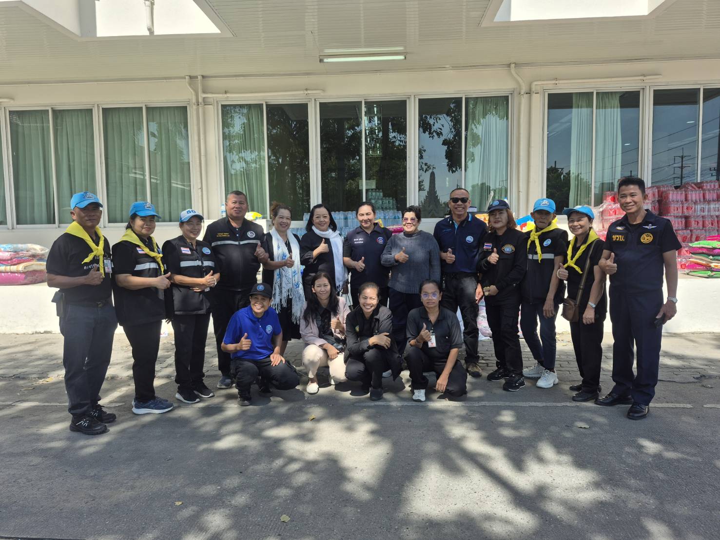 สพอ.เมืองปทุมธานี ร่วมบริจาคสิ่งของให้แก่ผู้ประสบอุทกภัยในพื้นที่ภาคใต้