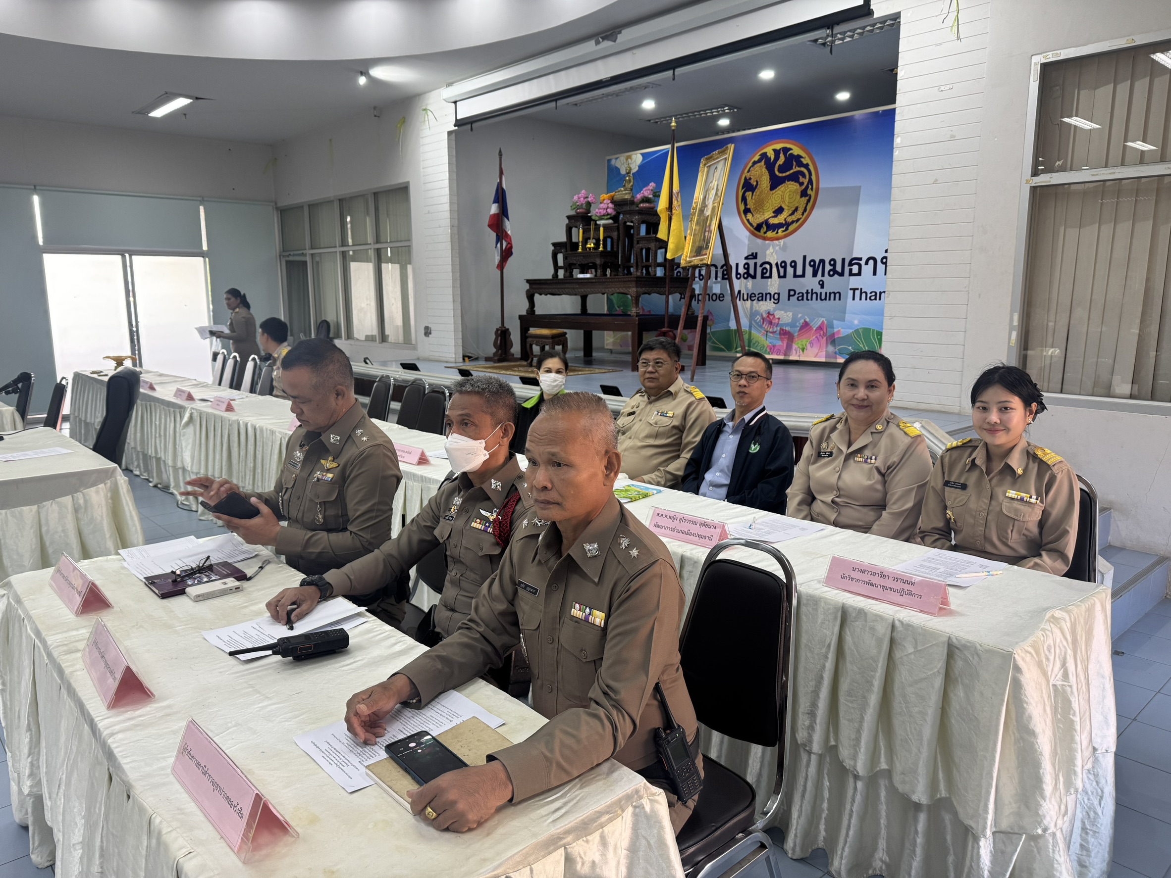 สพอ.เมืองปทุมธานี ร่วมประชุมกำนัน ผู้ใหญ่บ้าน แพทย์ประจำตำบล สารวัตรกำนัน และผู้ช่วยผู้ใหญ่บ้าน ประจำเดือนธันวาคม 2568 ครั้งที่ 12/2568