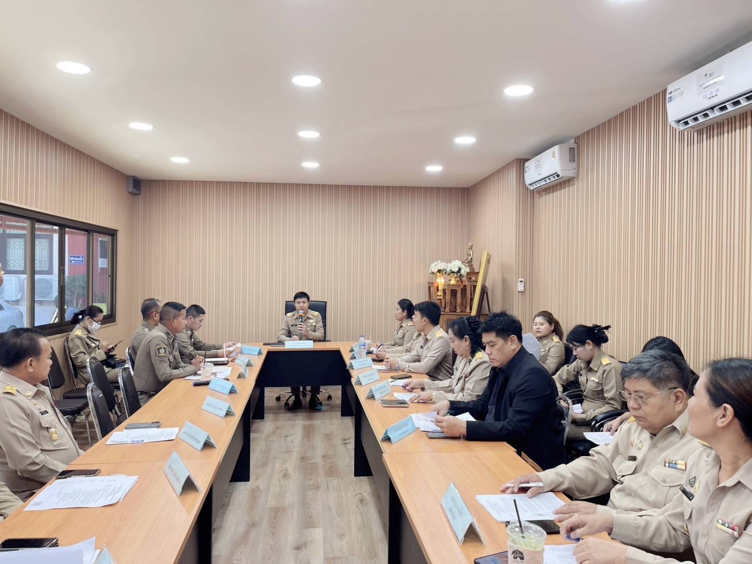 สพอ.เมืองปทุมธานี ร่วมประชุมหัวหน้าส่วนราชการ ผู้บริหารองค์กรปกครองส่วนท้องถิ่น หัวหน้าหน่วยงานรัฐวิสาหกิจ คณะกรรมการบริหารงานอำเภอแบบบูรณาการ (ก.บ.อ.) ผู้บริหารท้องถิ่น และกำนัน ประจำเดือนธันวาคม 2568 ครั้งที่ 12/2568" 